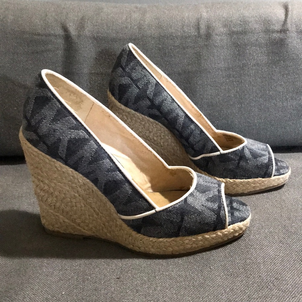 MICHAEL KORS denim open toe wedge sz 5 1/2